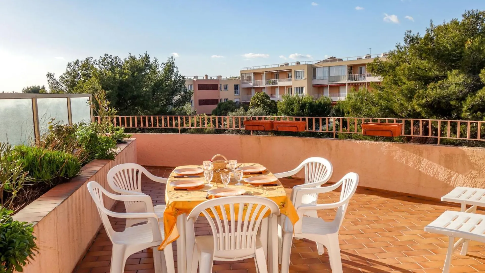 Apartment Le Grand Vallon By Interhome Bandol France