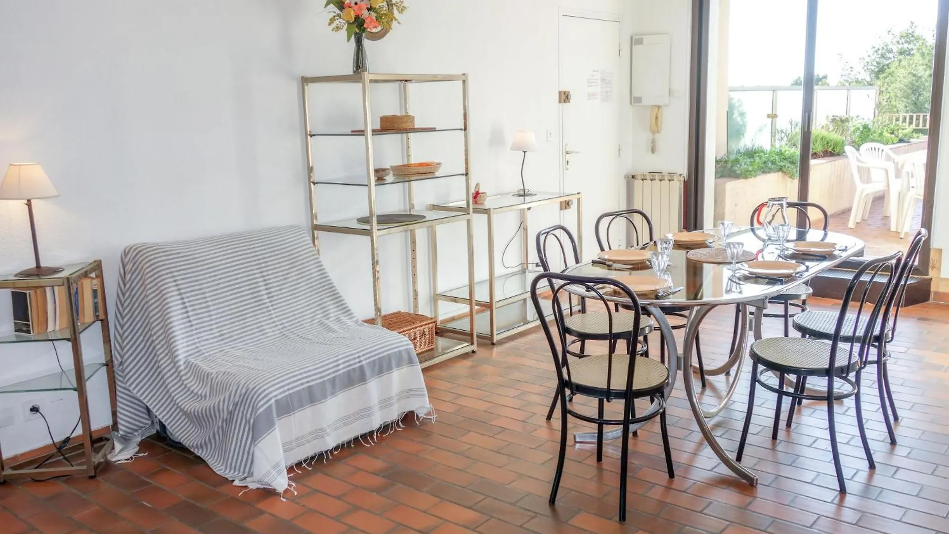 Apartment Le Grand Vallon By Interhome Bandol