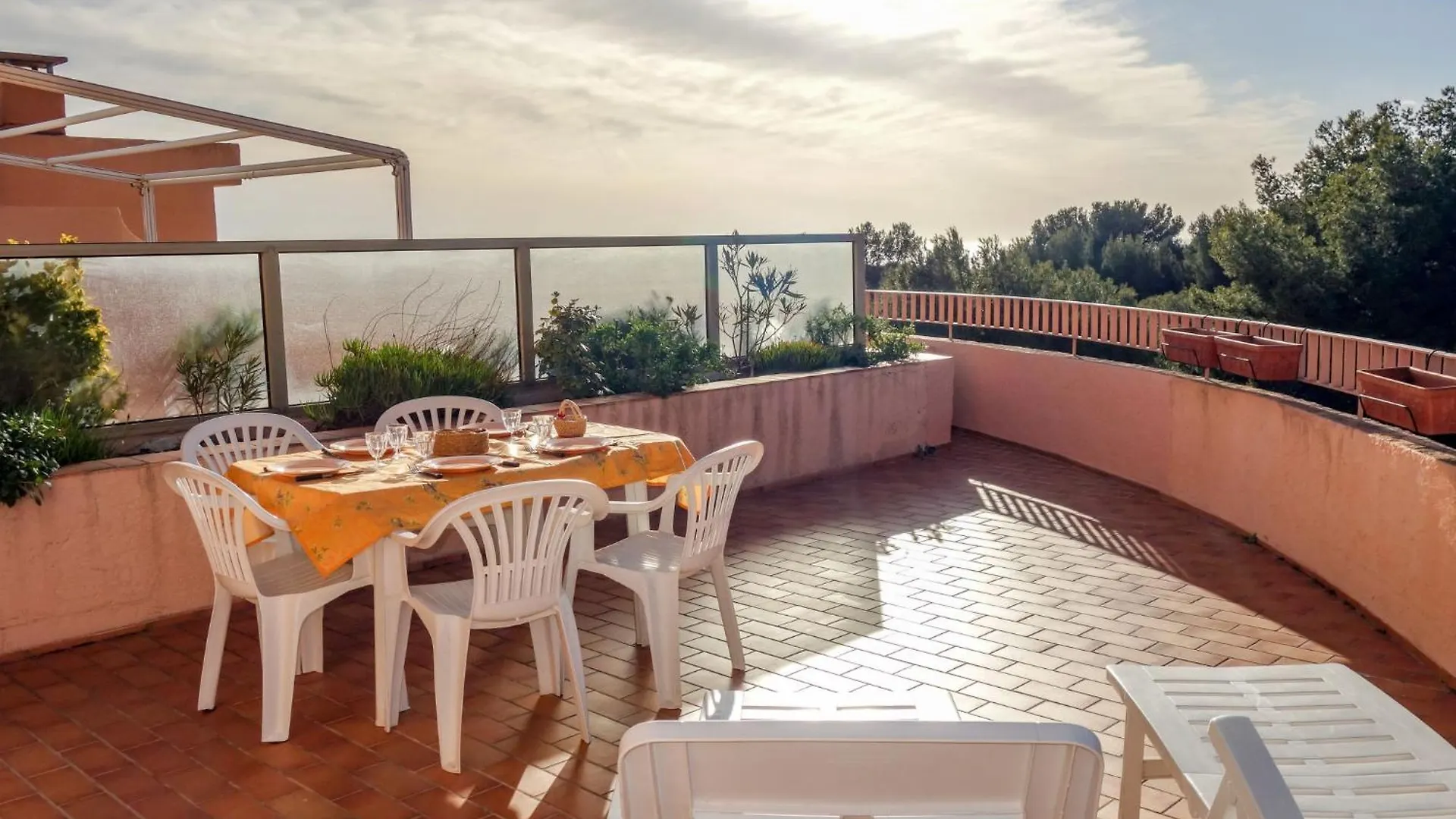Apartment Le Grand Vallon By Interhome Bandol