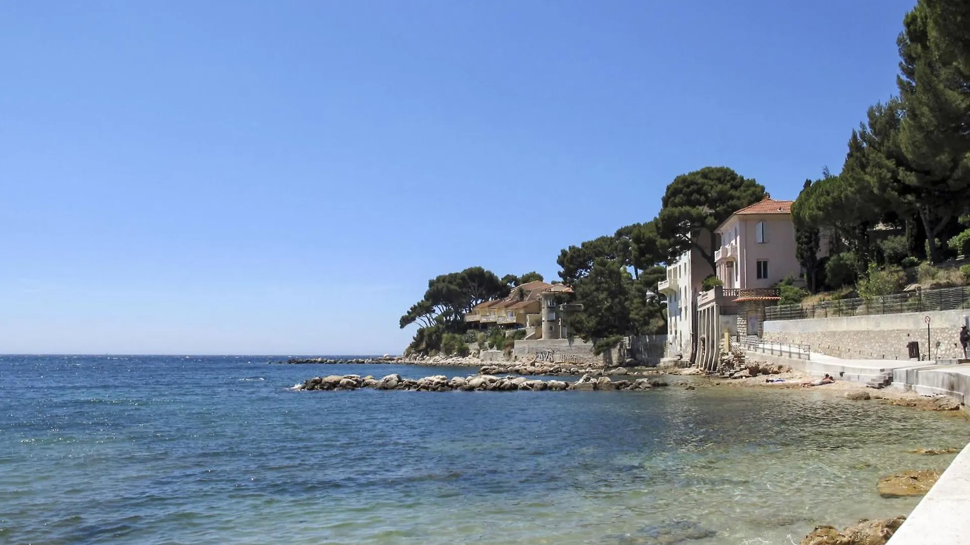 Apartment Le Grand Vallon By Interhome Bandol