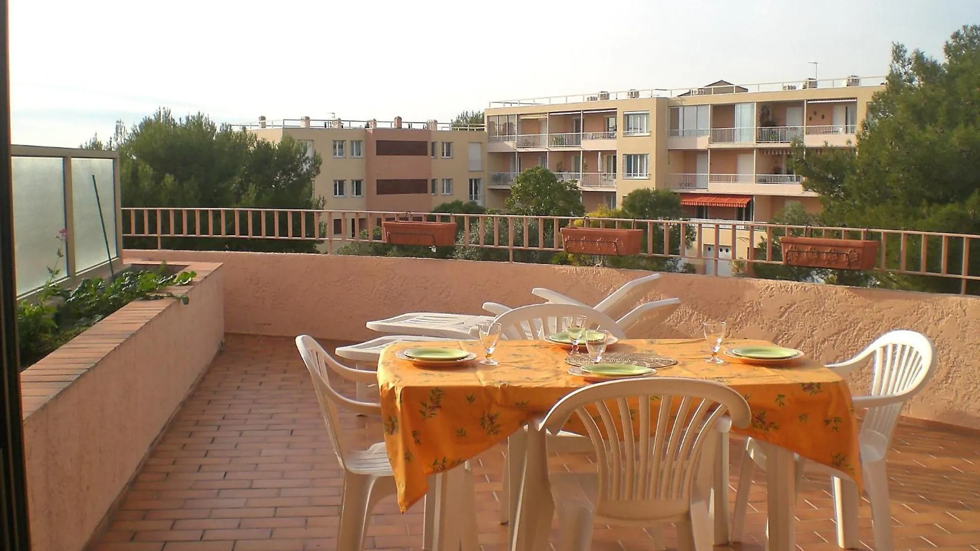Apartment Le Grand Vallon By Interhome Bandol